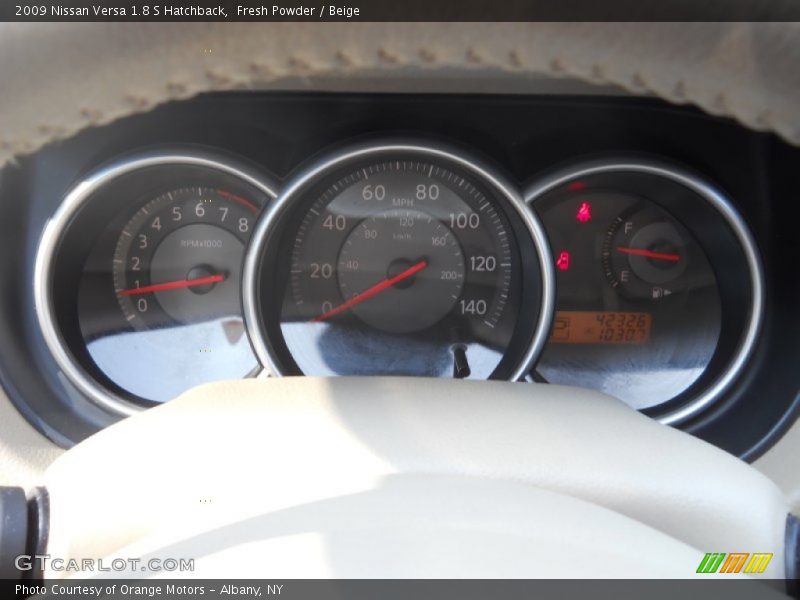 Fresh Powder / Beige 2009 Nissan Versa 1.8 S Hatchback