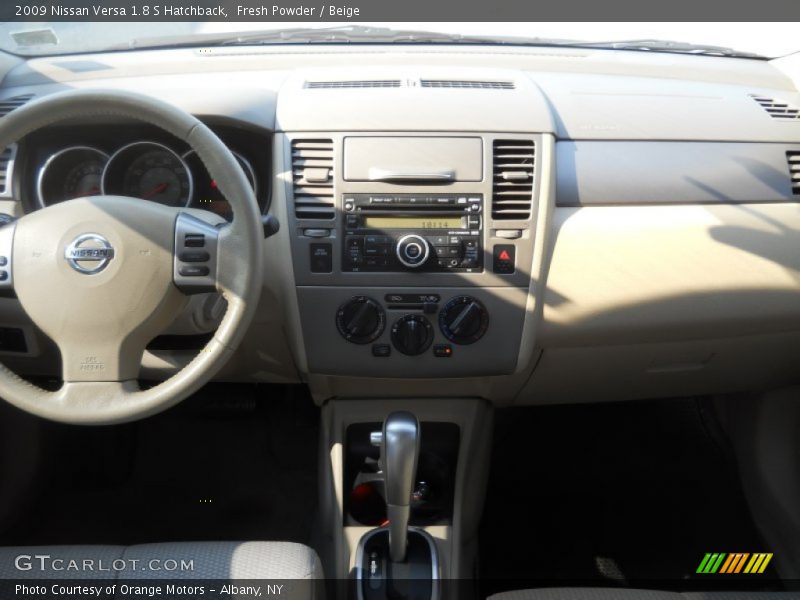 Fresh Powder / Beige 2009 Nissan Versa 1.8 S Hatchback