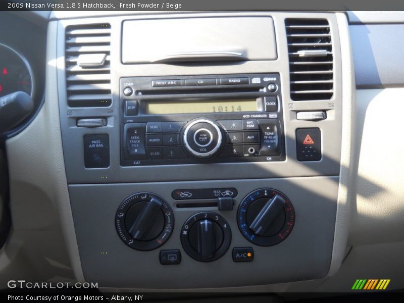 Fresh Powder / Beige 2009 Nissan Versa 1.8 S Hatchback