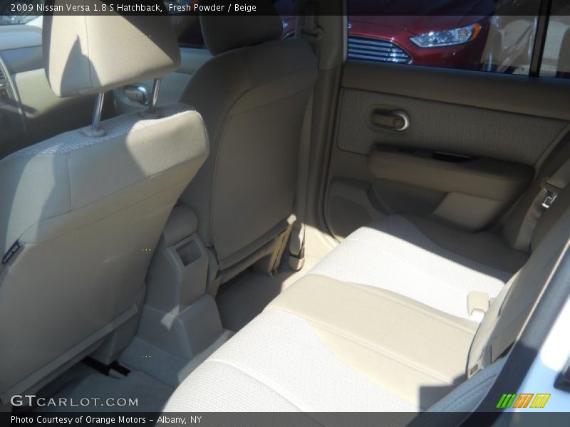 Fresh Powder / Beige 2009 Nissan Versa 1.8 S Hatchback