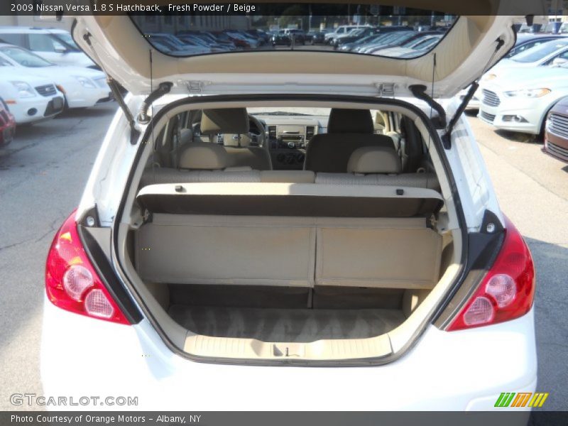 Fresh Powder / Beige 2009 Nissan Versa 1.8 S Hatchback