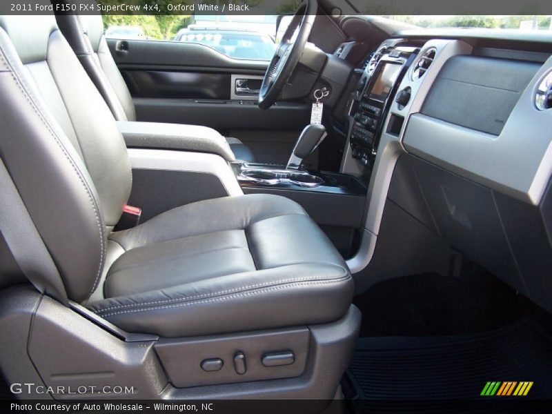Oxford White / Black 2011 Ford F150 FX4 SuperCrew 4x4