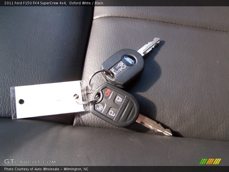 Oxford White / Black 2011 Ford F150 FX4 SuperCrew 4x4