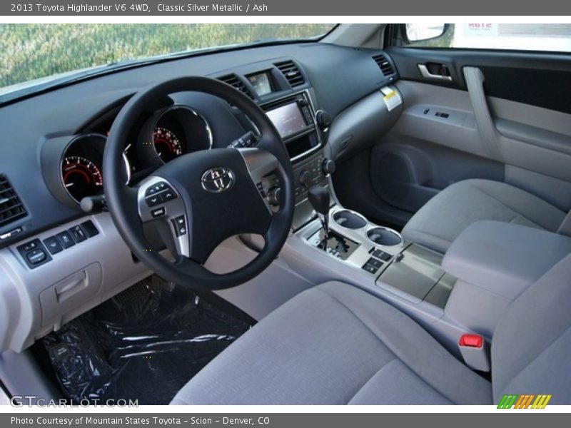 Classic Silver Metallic / Ash 2013 Toyota Highlander V6 4WD