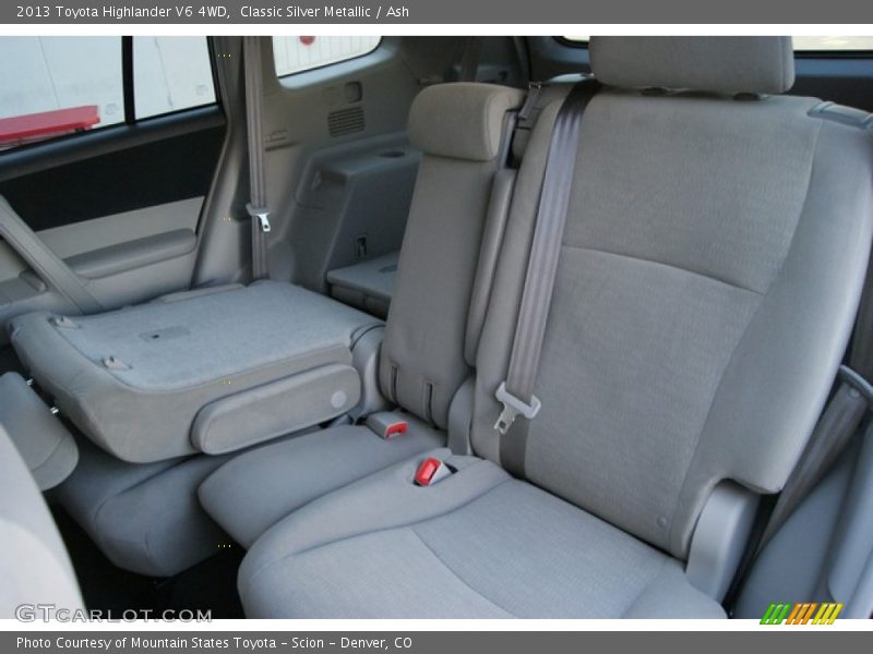 Classic Silver Metallic / Ash 2013 Toyota Highlander V6 4WD