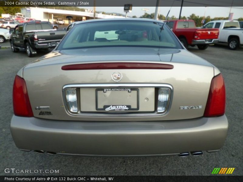 Cashmere / Shale 2004 Cadillac DeVille Sedan