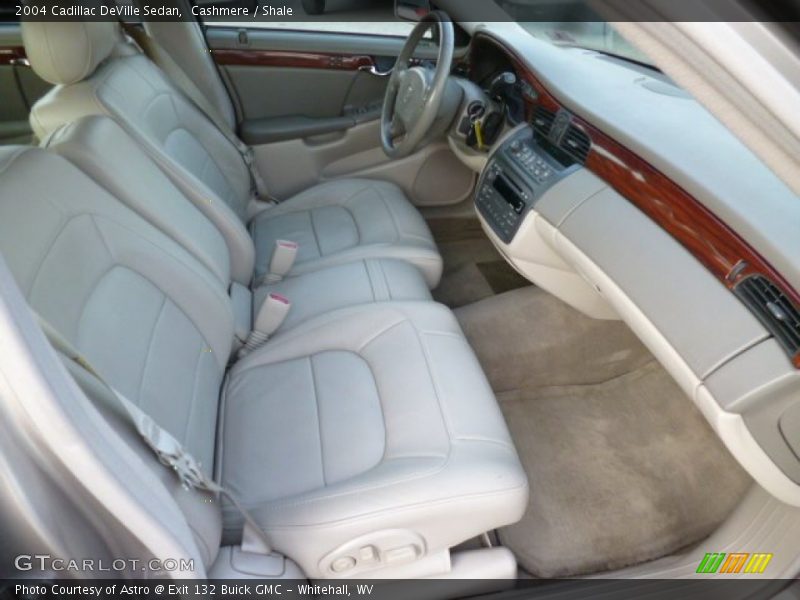 Cashmere / Shale 2004 Cadillac DeVille Sedan
