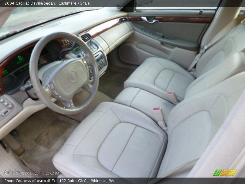 Cashmere / Shale 2004 Cadillac DeVille Sedan