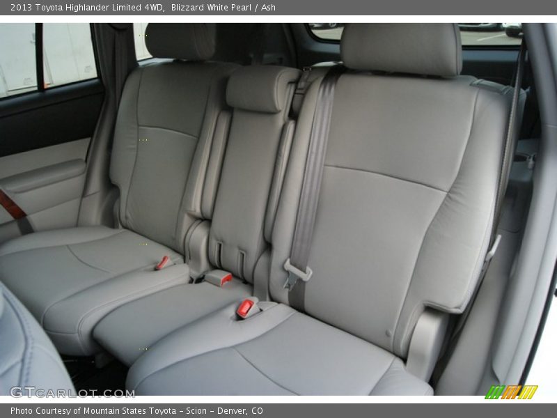 Blizzard White Pearl / Ash 2013 Toyota Highlander Limited 4WD