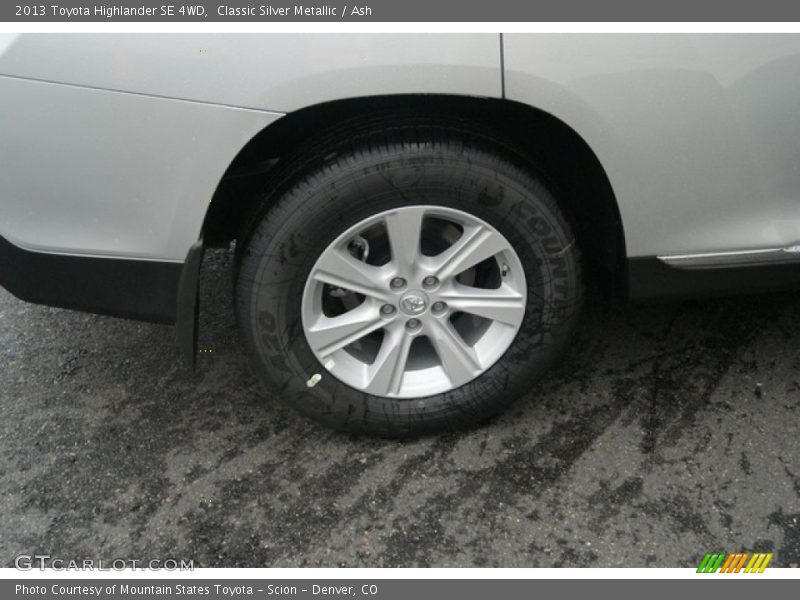 Classic Silver Metallic / Ash 2013 Toyota Highlander SE 4WD
