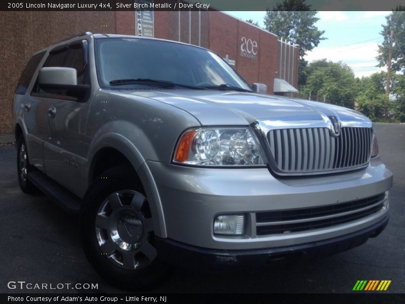 Silver Birch Metallic / Dove Grey 2005 Lincoln Navigator Luxury 4x4