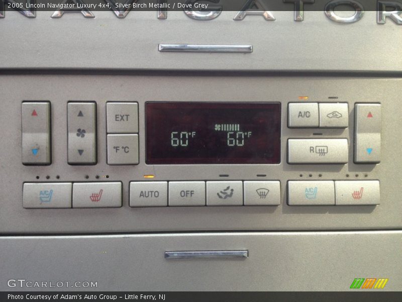 Silver Birch Metallic / Dove Grey 2005 Lincoln Navigator Luxury 4x4