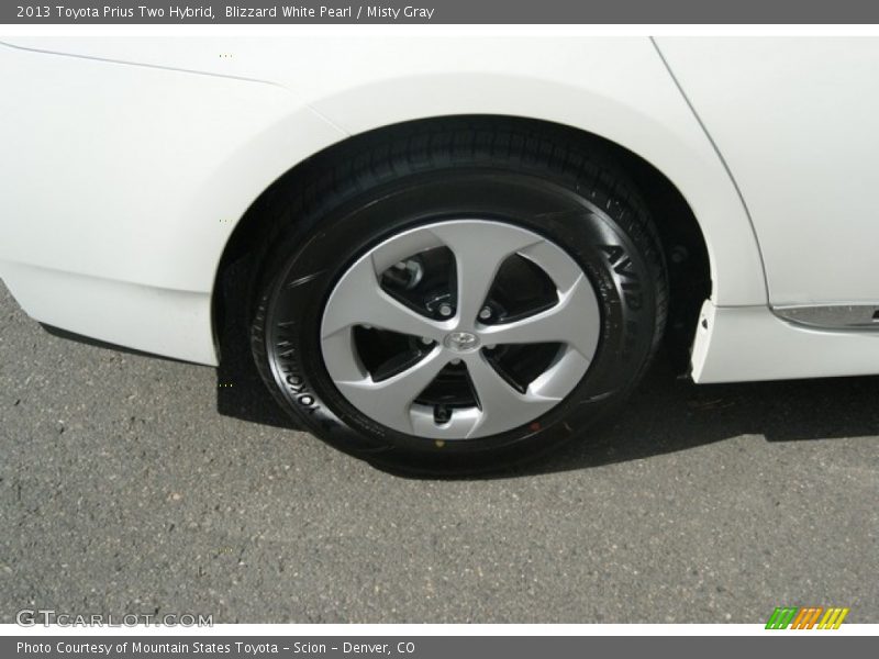 Blizzard White Pearl / Misty Gray 2013 Toyota Prius Two Hybrid