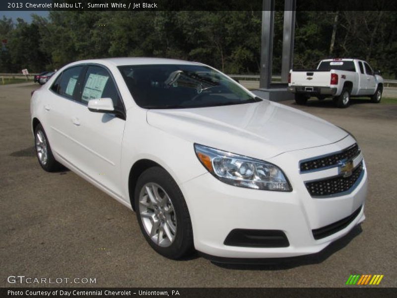 Front 3/4 View of 2013 Malibu LT