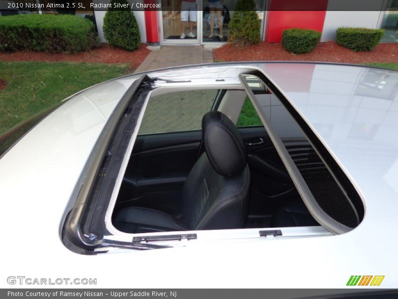Radiant Silver / Charcoal 2010 Nissan Altima 2.5 SL