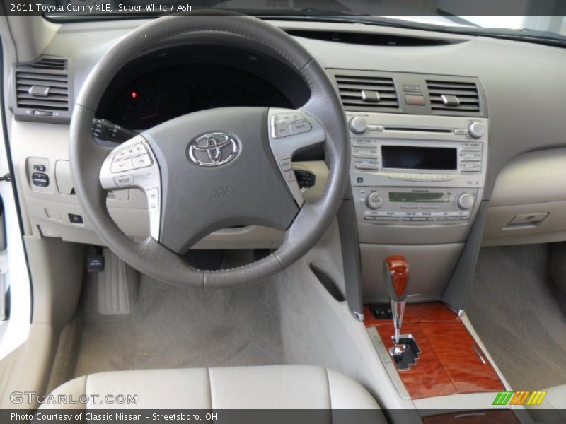 Super White / Ash 2011 Toyota Camry XLE