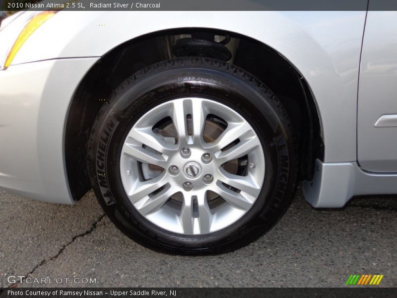 Radiant Silver / Charcoal 2010 Nissan Altima 2.5 SL