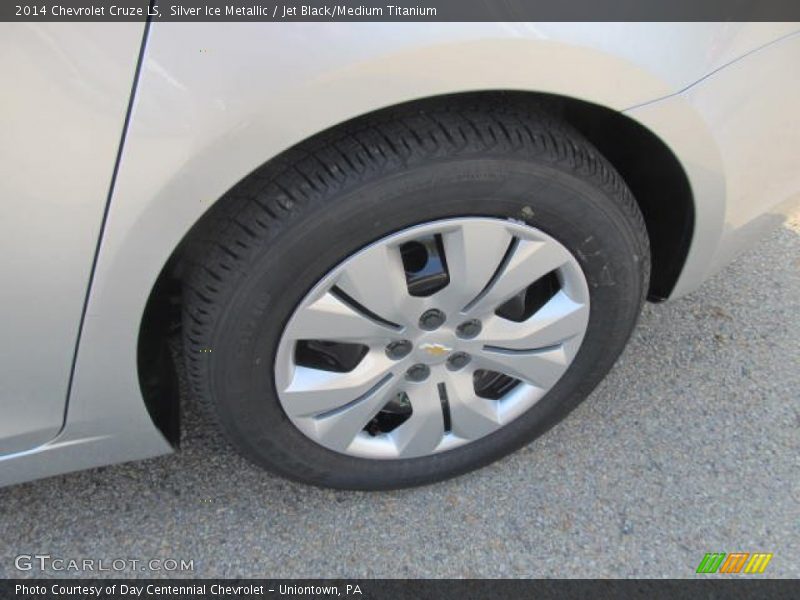 Silver Ice Metallic / Jet Black/Medium Titanium 2014 Chevrolet Cruze LS
