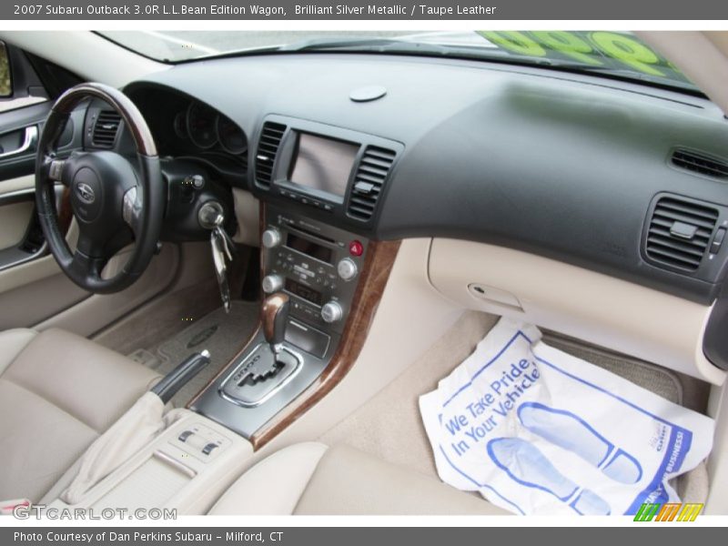Dashboard of 2007 Outback 3.0R L.L.Bean Edition Wagon