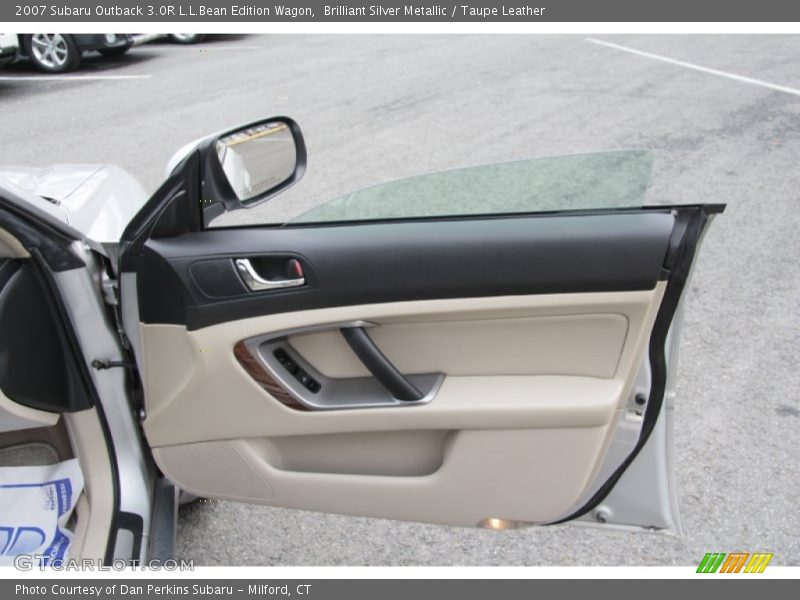 Door Panel of 2007 Outback 3.0R L.L.Bean Edition Wagon