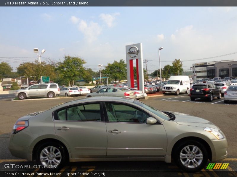 Sonoran Sand / Blond 2010 Nissan Altima 2.5 S