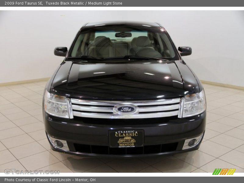 Tuxedo Black Metallic / Medium Light Stone 2009 Ford Taurus SE