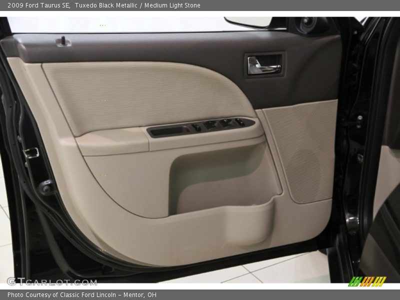 Tuxedo Black Metallic / Medium Light Stone 2009 Ford Taurus SE