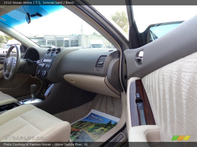 Sonoran Sand / Blond 2010 Nissan Altima 2.5 S