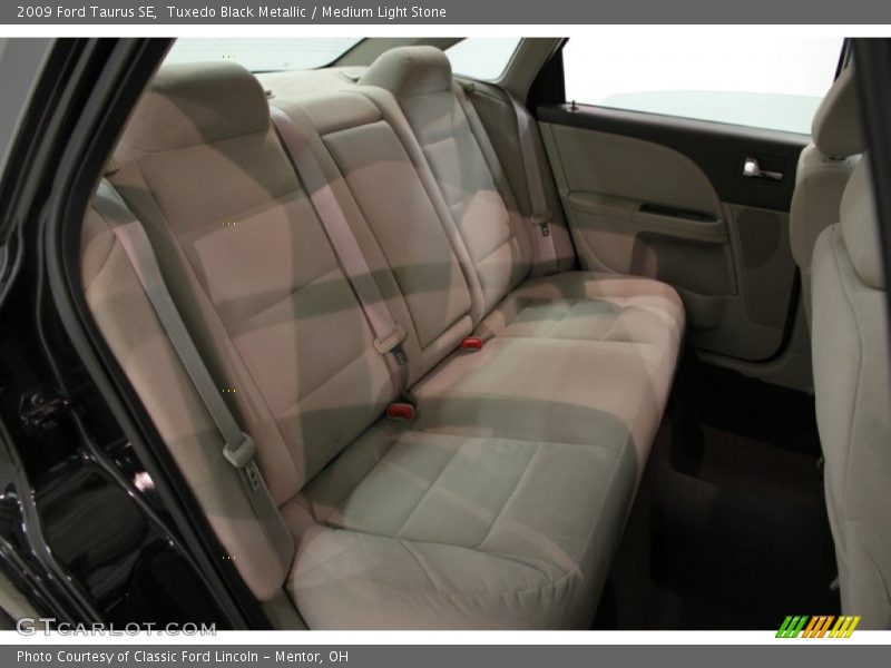 Tuxedo Black Metallic / Medium Light Stone 2009 Ford Taurus SE
