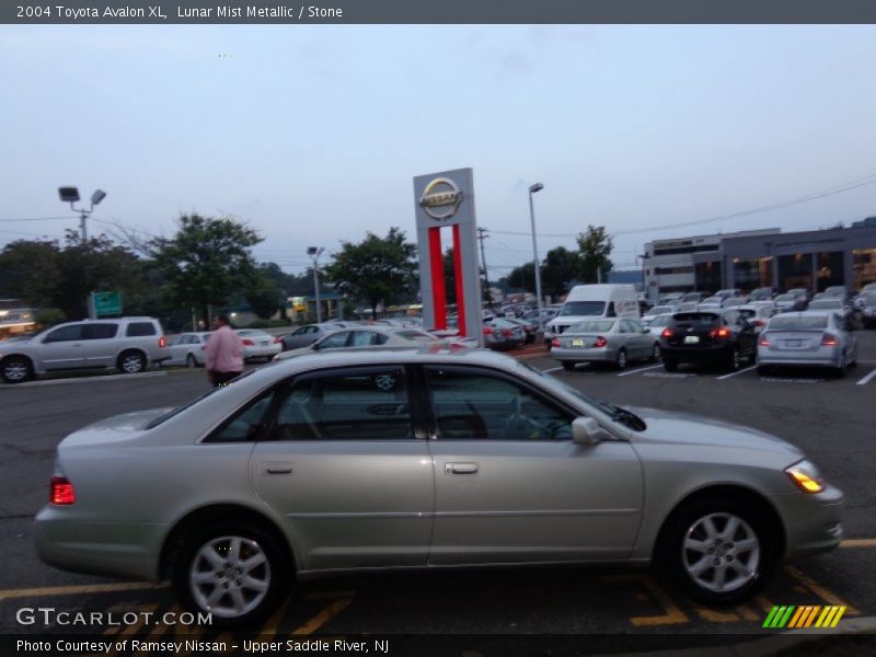 Lunar Mist Metallic / Stone 2004 Toyota Avalon XL