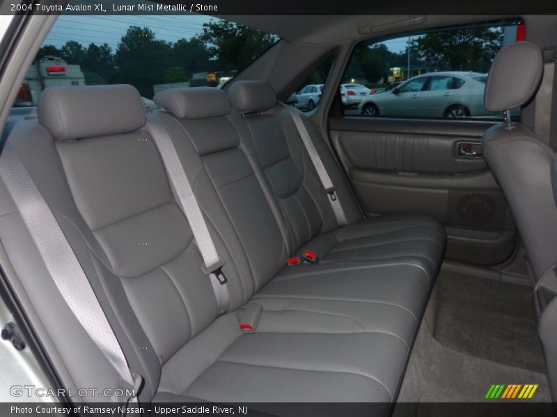 Lunar Mist Metallic / Stone 2004 Toyota Avalon XL