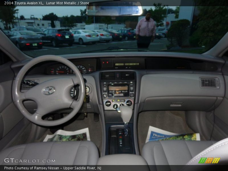 Lunar Mist Metallic / Stone 2004 Toyota Avalon XL