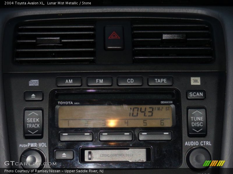 Lunar Mist Metallic / Stone 2004 Toyota Avalon XL