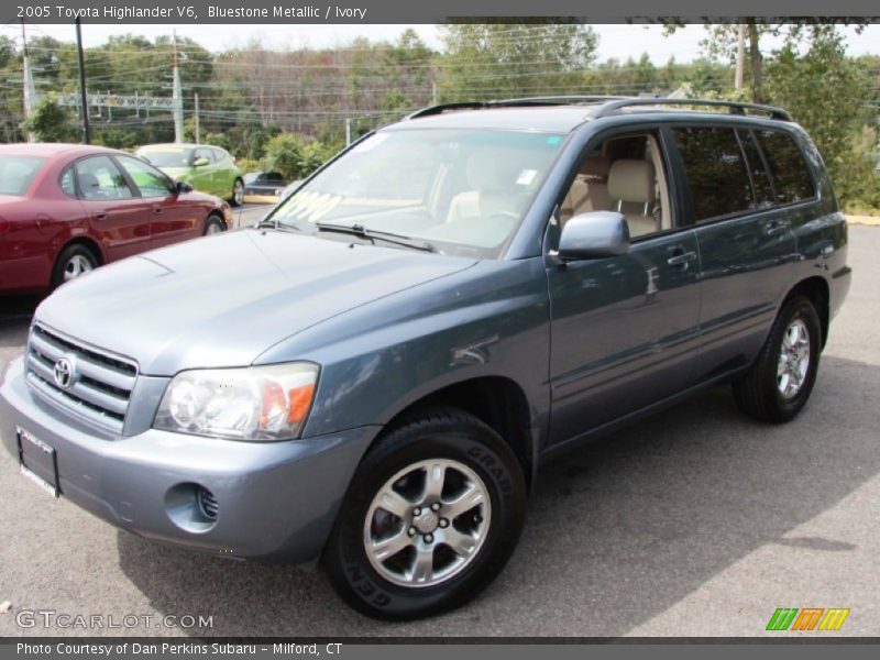 Bluestone Metallic / Ivory 2005 Toyota Highlander V6