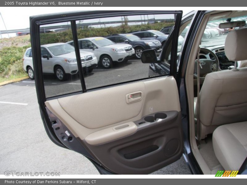 Bluestone Metallic / Ivory 2005 Toyota Highlander V6
