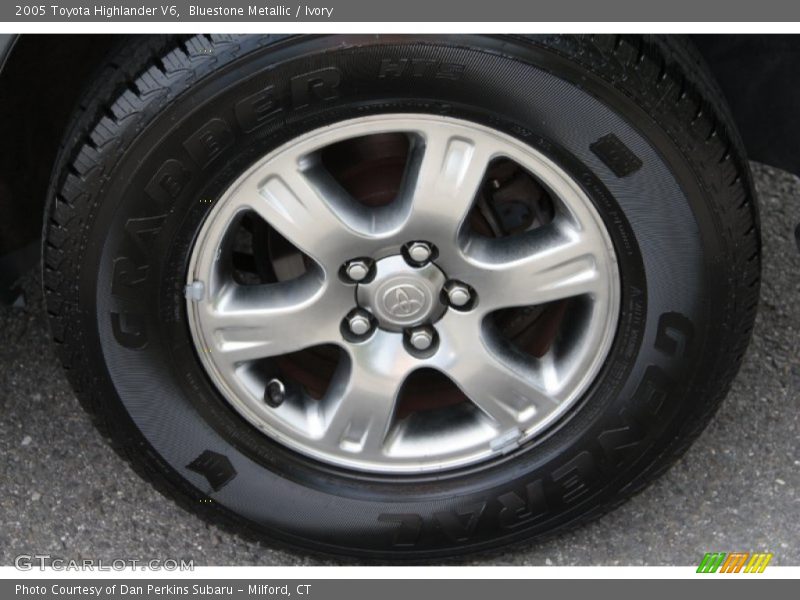Bluestone Metallic / Ivory 2005 Toyota Highlander V6