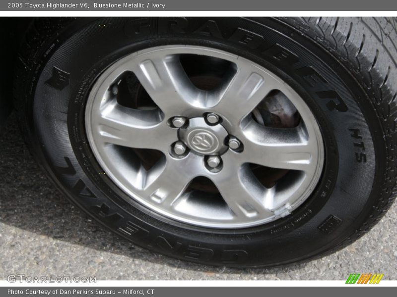 Bluestone Metallic / Ivory 2005 Toyota Highlander V6