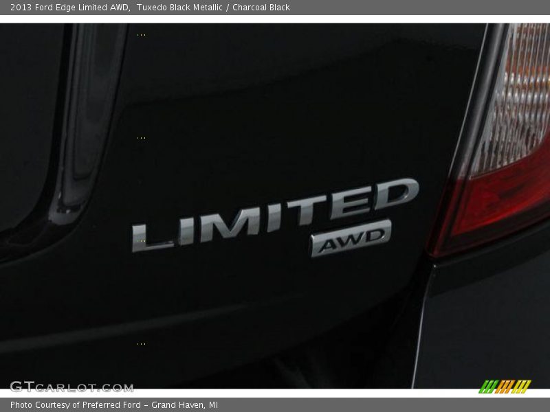 Tuxedo Black Metallic / Charcoal Black 2013 Ford Edge Limited AWD