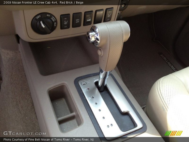 Red Brick / Beige 2009 Nissan Frontier LE Crew Cab 4x4