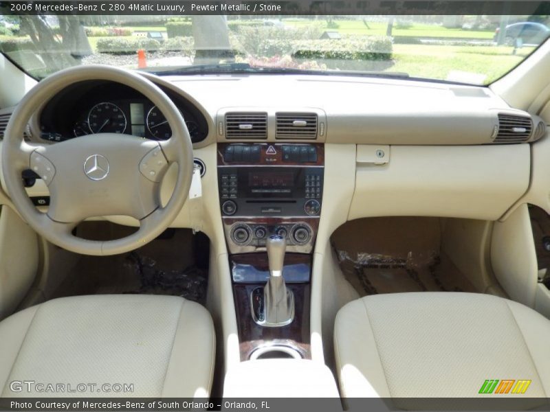 Dashboard of 2006 C 280 4Matic Luxury