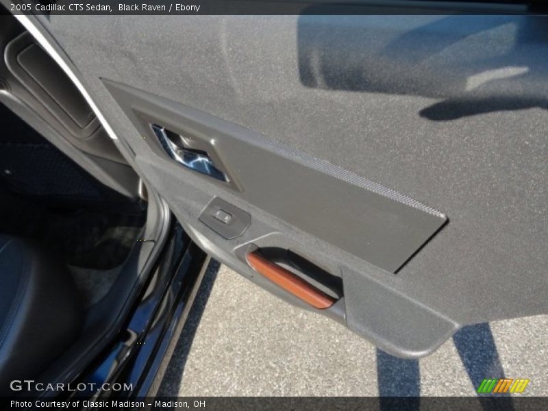 Black Raven / Ebony 2005 Cadillac CTS Sedan