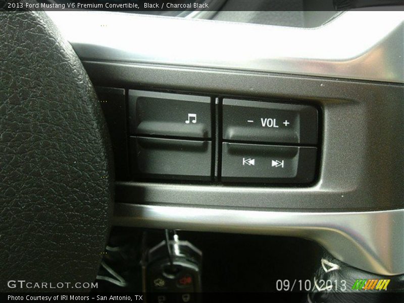 Black / Charcoal Black 2013 Ford Mustang V6 Premium Convertible
