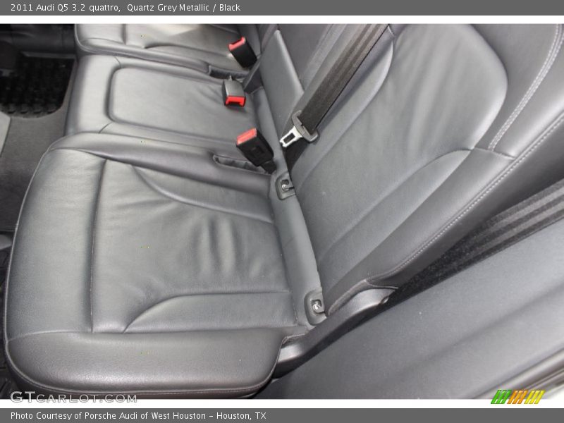 Quartz Grey Metallic / Black 2011 Audi Q5 3.2 quattro