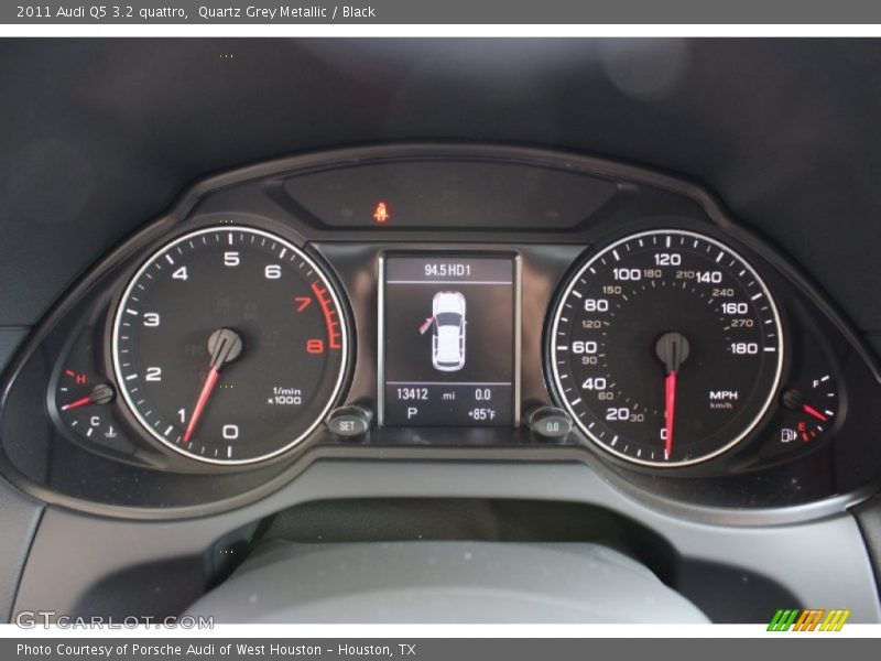 Quartz Grey Metallic / Black 2011 Audi Q5 3.2 quattro
