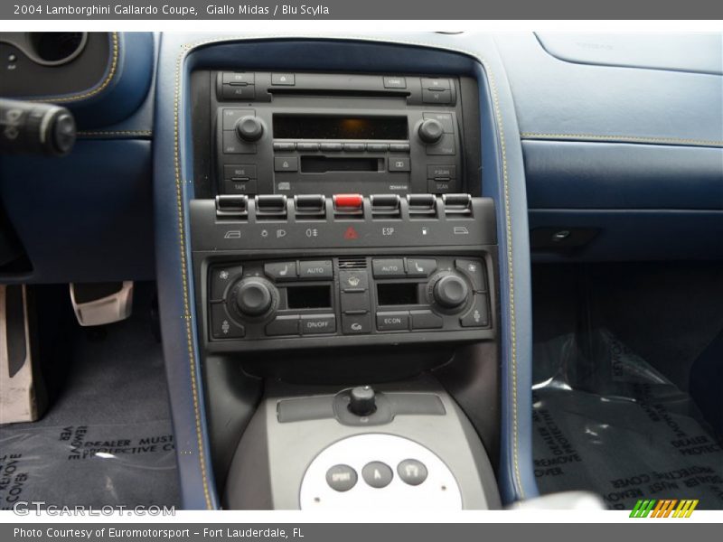 Controls of 2004 Gallardo Coupe