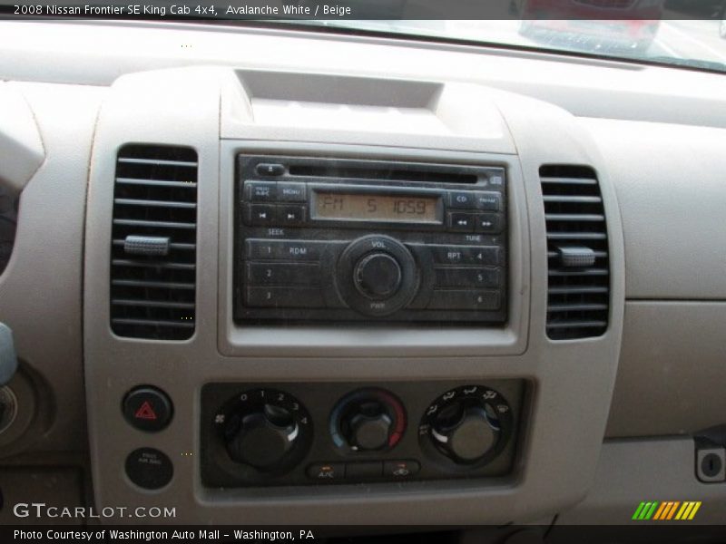 Avalanche White / Beige 2008 Nissan Frontier SE King Cab 4x4