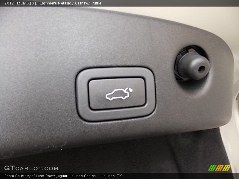 Cashmere Metallic / Cashew/Truffle 2012 Jaguar XJ XJ