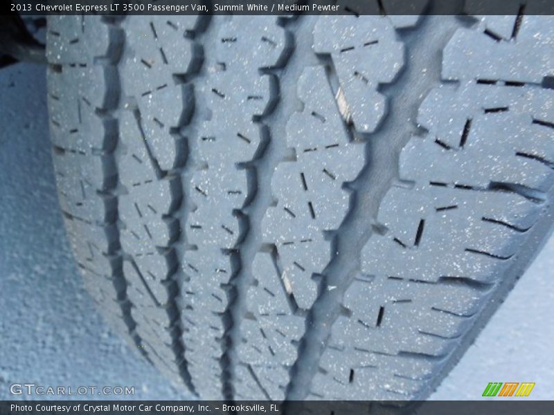 Summit White / Medium Pewter 2013 Chevrolet Express LT 3500 Passenger Van