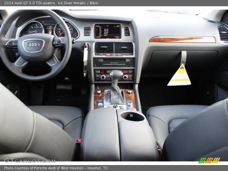 Dashboard of 2014 Q7 3.0 TDI quattro