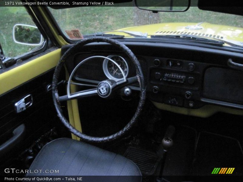 Shantung Yellow / Black 1971 Volkswagen Beetle Convertible
